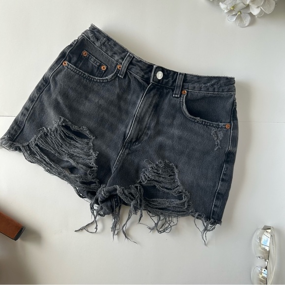 TopShop washed black ripped mom short - Picture 7 of 10